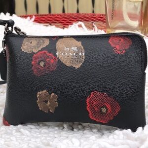 🚨B2G1 COACH Black Red Tan Roses Wristlet Wallet